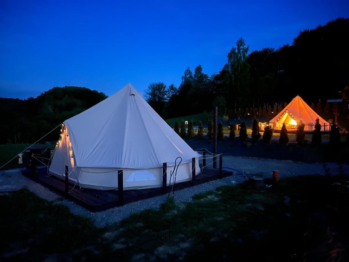 Отель Glamping Bieszczady Z Jacuzzi I Basenem Солина Экстерьер фото