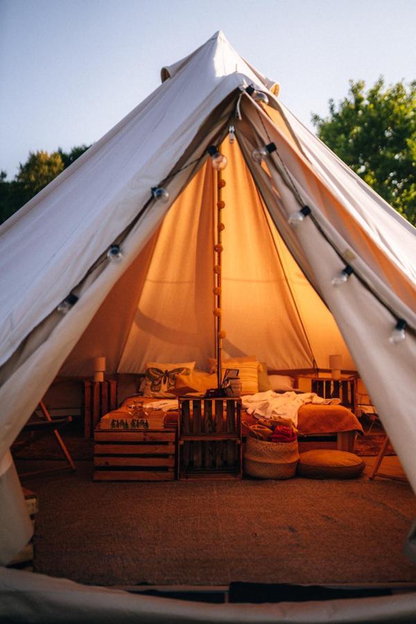 Отель Glamping Bieszczady Z Jacuzzi I Basenem Солина Экстерьер фото