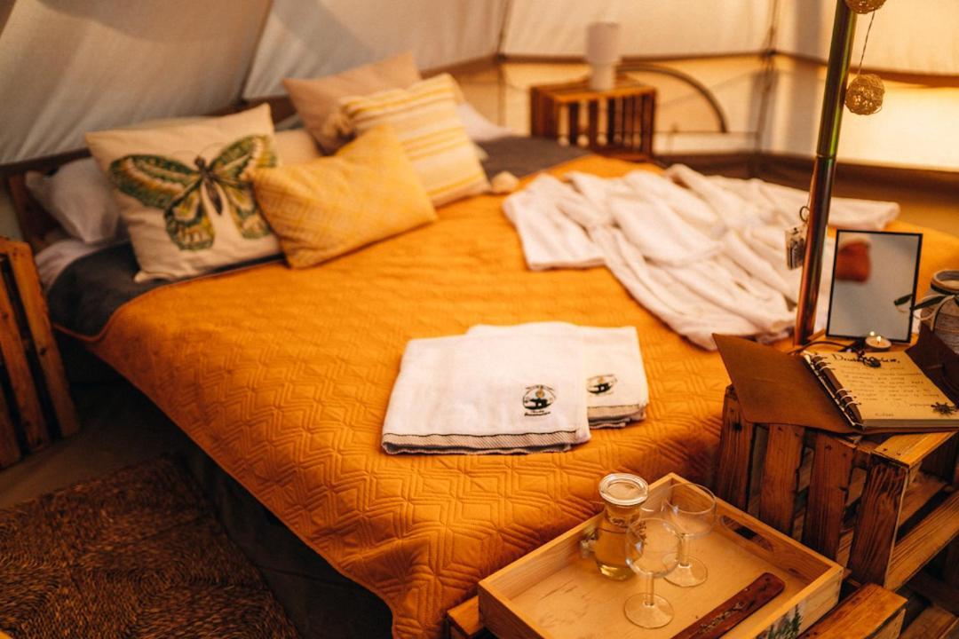 Отель Glamping Bieszczady Z Jacuzzi I Basenem Солина Экстерьер фото