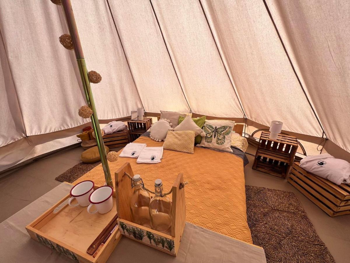 Отель Glamping Bieszczady Z Jacuzzi I Basenem Солина Экстерьер фото